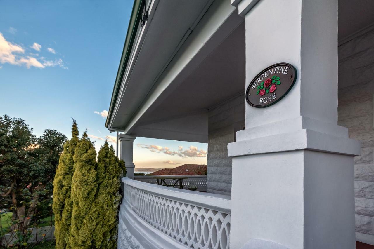 Serpentine Rose Albany Exterior photo